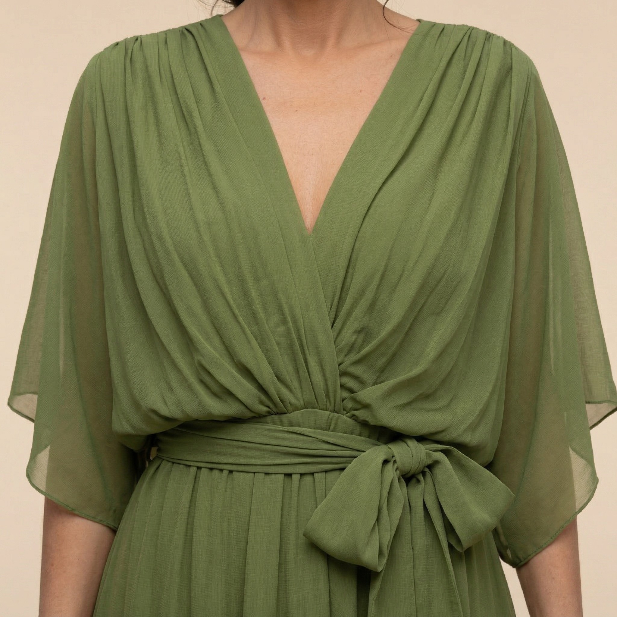 Serena™ | Vestido fluido con escote en V de una elegancia etérea
