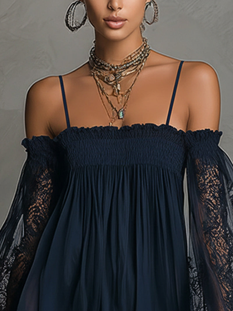 Noemi | Vestido mini de gasa azul marino con escote que deja los hombros al descubierto, ribete de encaje y mangas transparentes