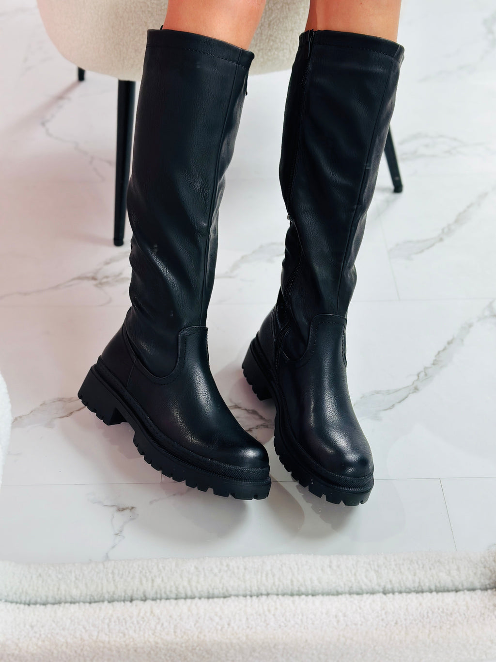 Botas Altas Negras De Cuero